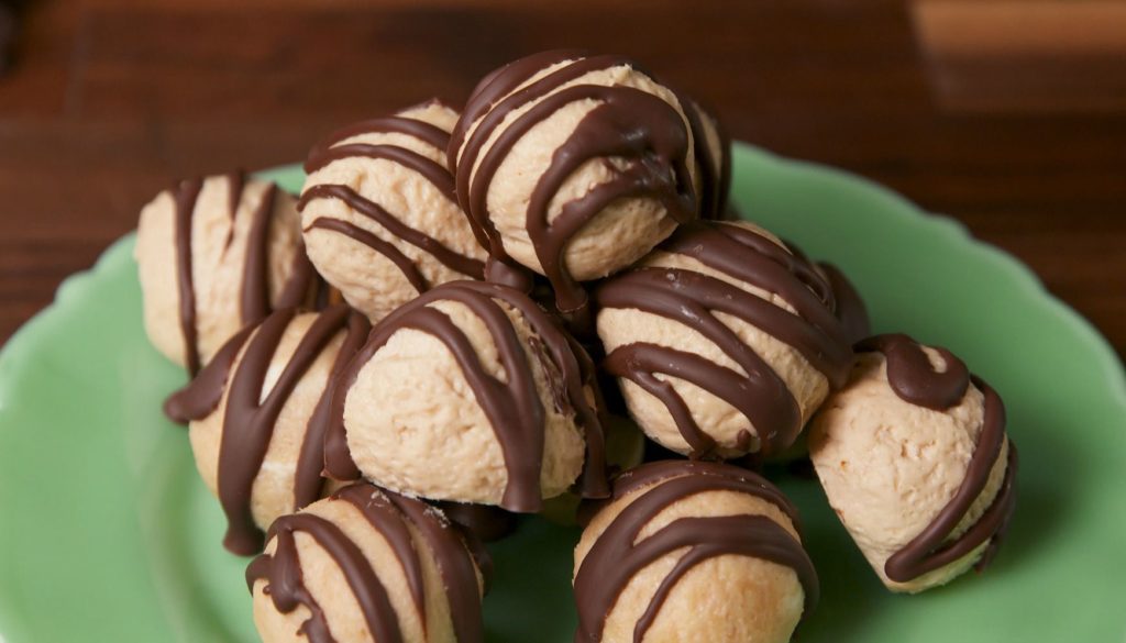 Keto Peanut butter & chocolate fat bombs