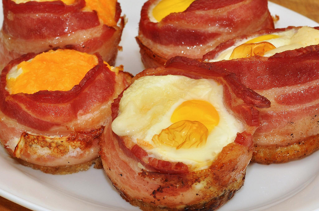 Keto Eggs in a Bacon Basket